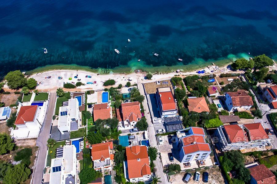 Duplexlägenhet nära stranden, till salu