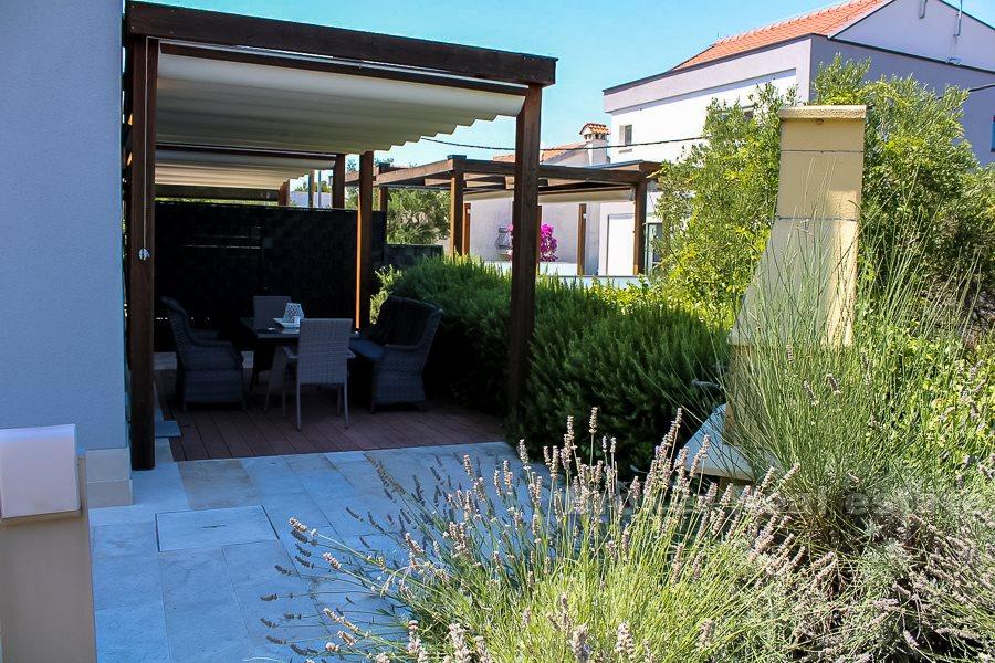 Duplexlägenhet nära stranden, till salu