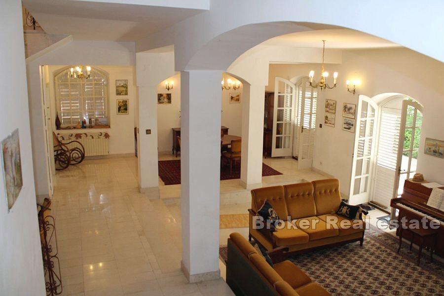 Seafront villa, for sale