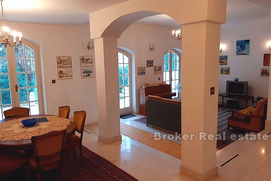 Seafront villa, for sale