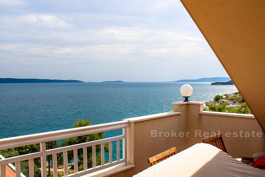 Apartment house with sea view, for sale