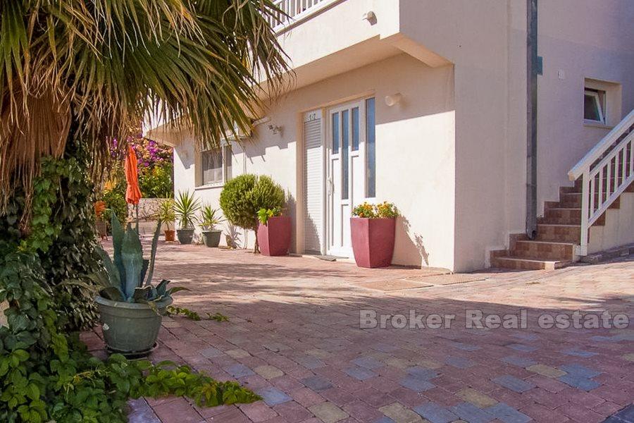 Apartment house with sea view, for sale