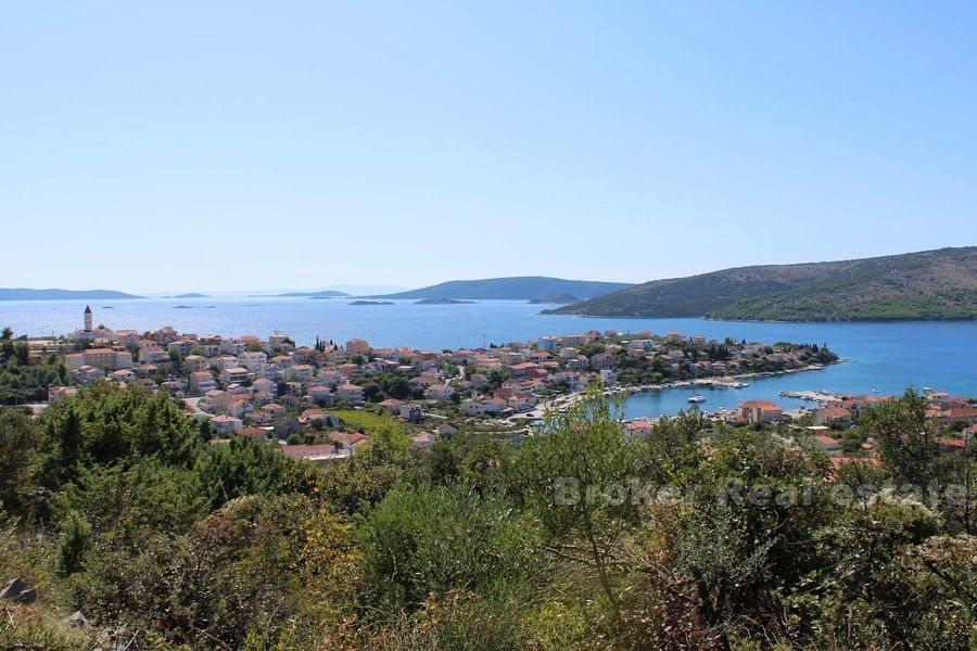 Blizu Trogira, građevinsko zemljište sa pogledom na more