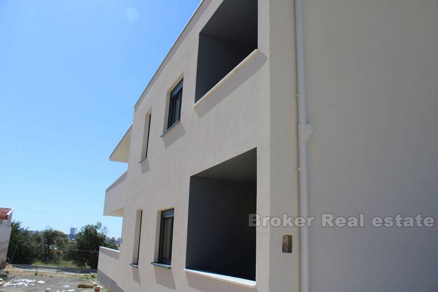 Nybyggd villa, modernt koncept