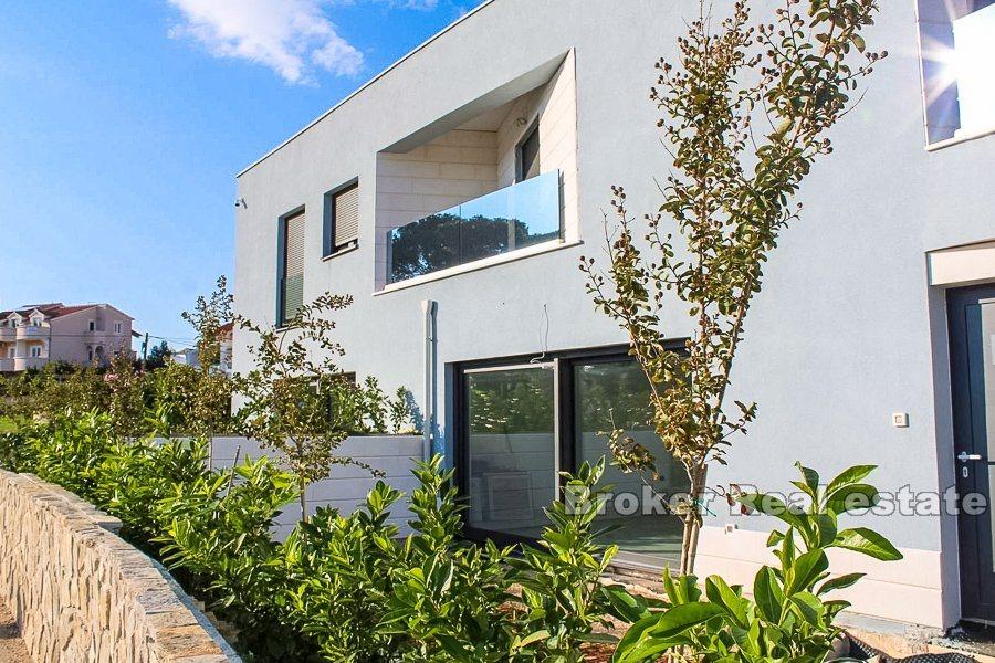 Nowo wybudowane apartamenty w pobliżu plaży, na sprzedaż