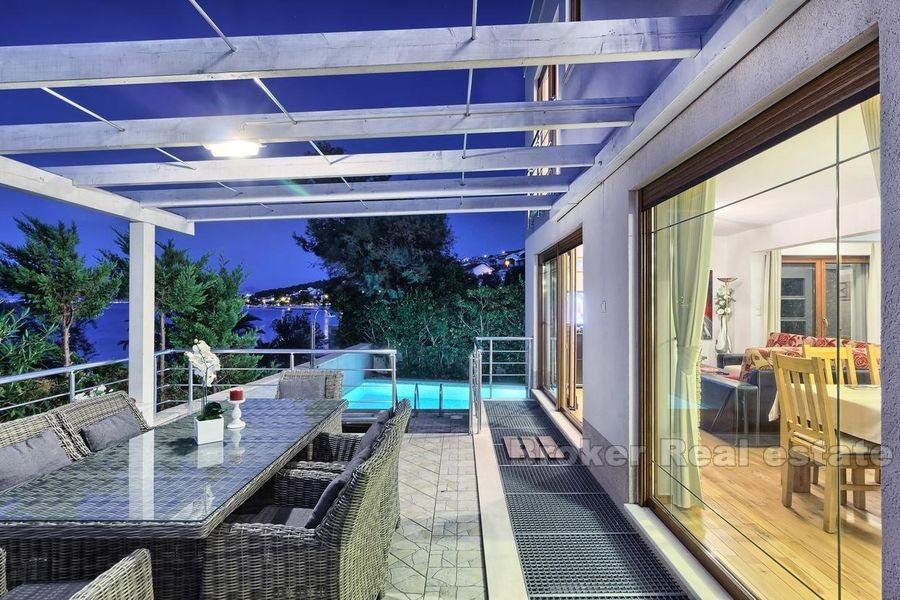 Unique Villa in the first row to the sea