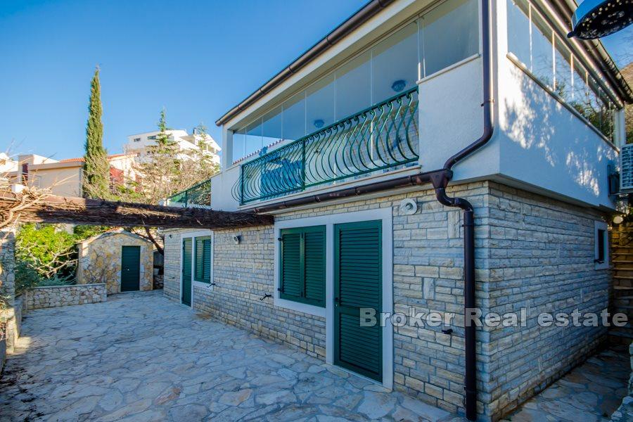 House on attractive location, first row to the sea