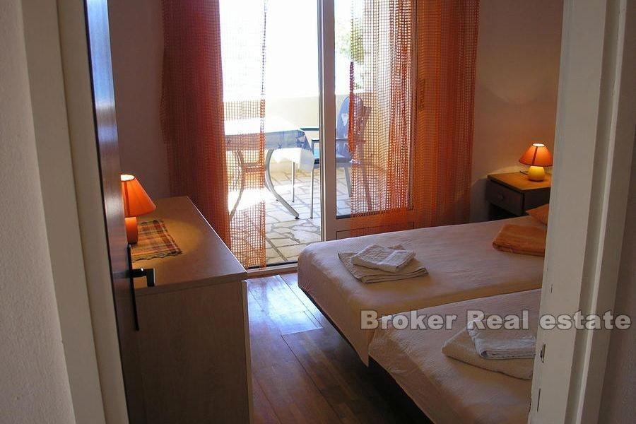 Semi-detached house first row to the sea