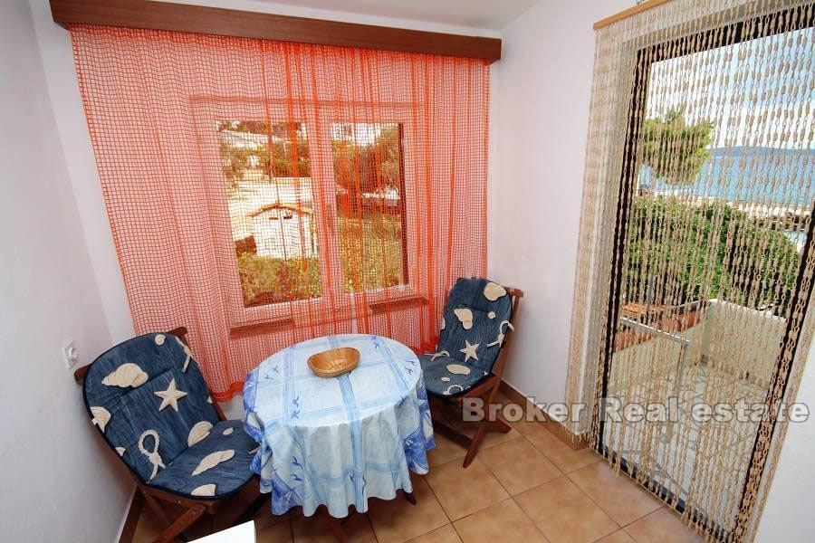 Semi-detached house first row to the sea