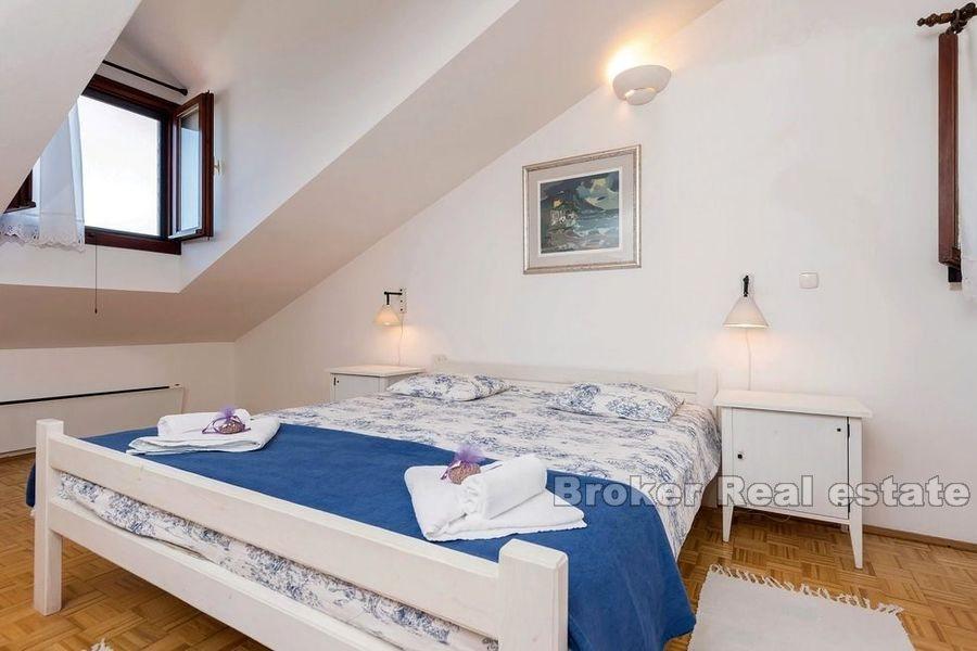 Villa in pietra unica prima fila al mare