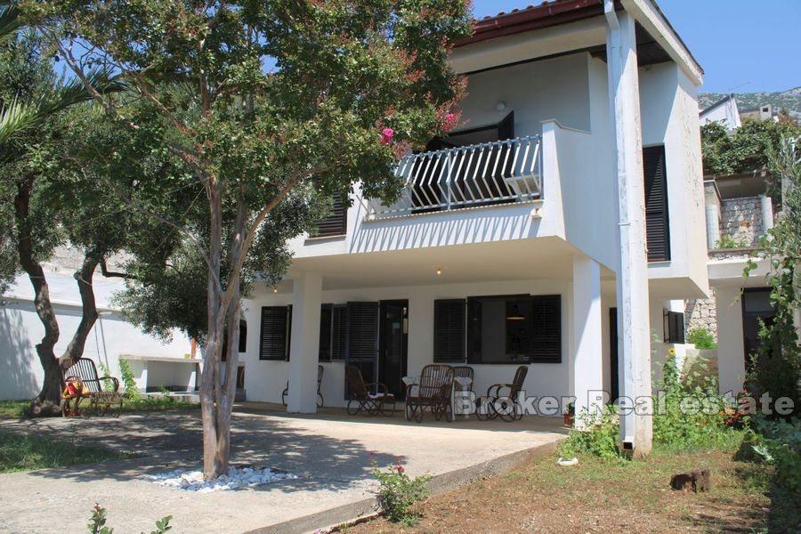 Nice detached house first row to the sea