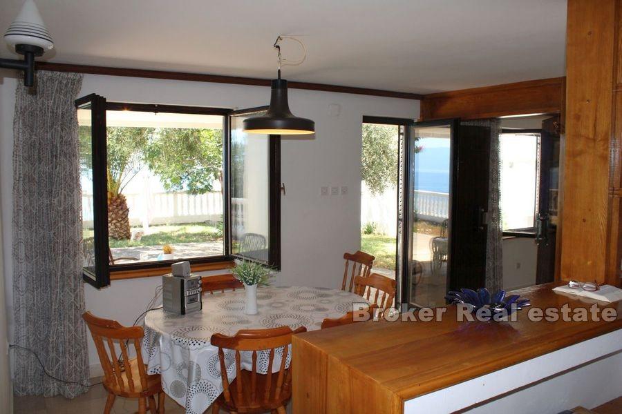 Nice detached house first row to the sea