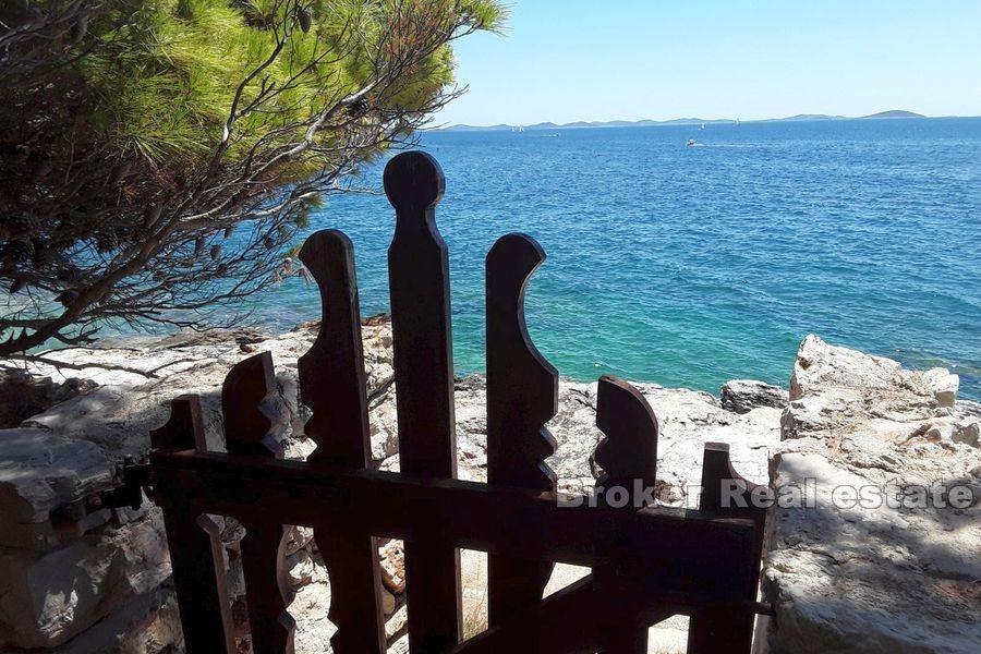 Maison Robinson au premier rang de la mer