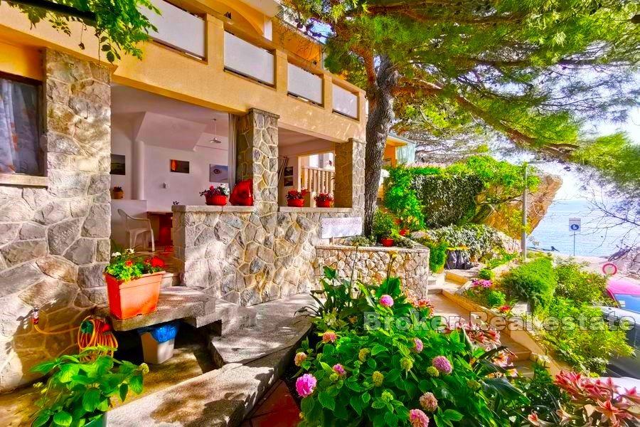 House first row to the sea