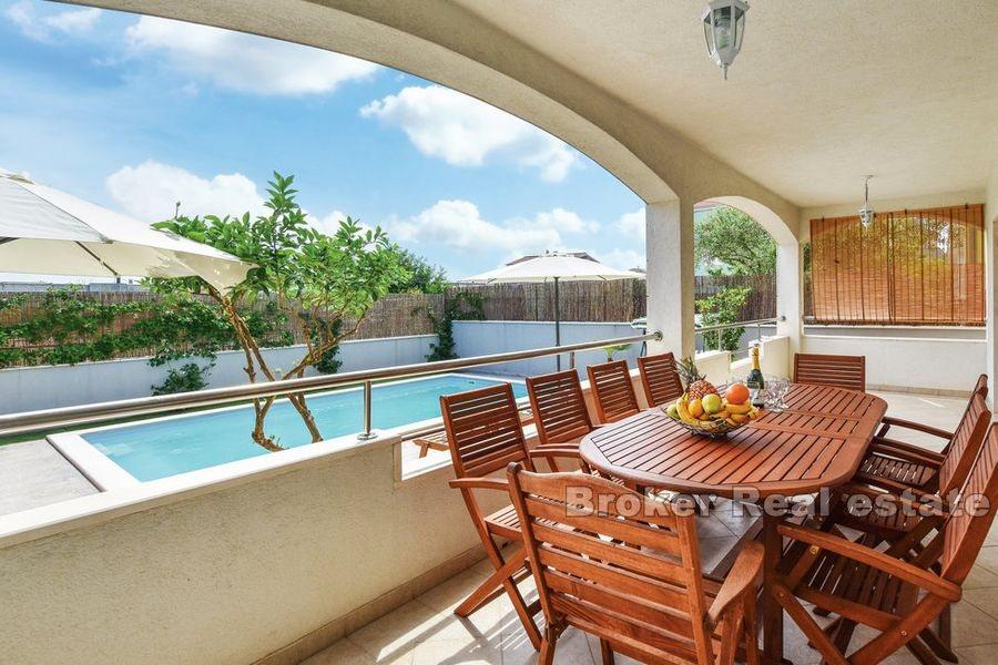 Villa mit Pool