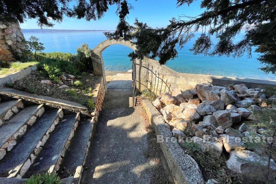 Mittelmeerhaus erste Reihe zum Meer