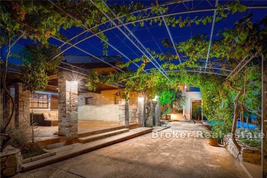 Dalmatian estate with a pool and an olive grove