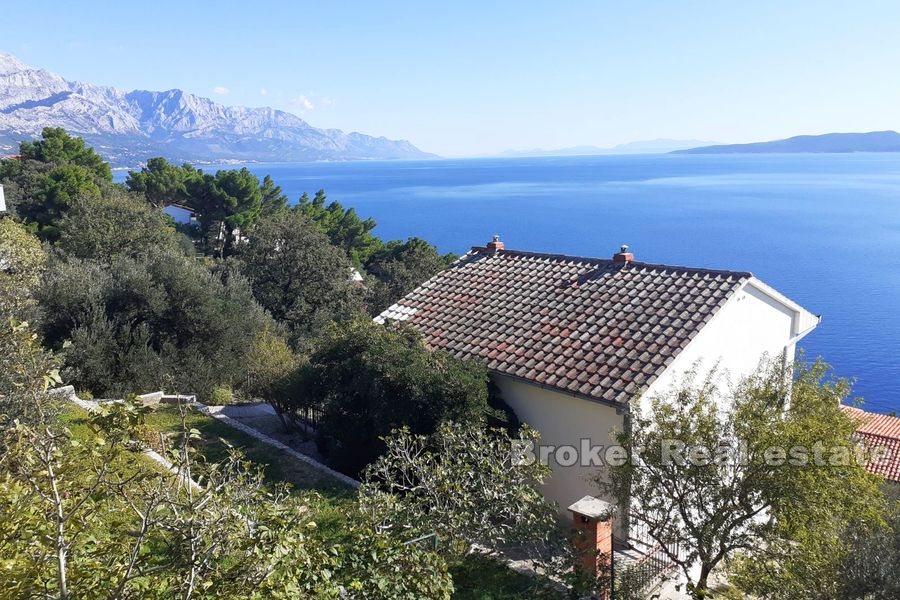 House with open sea view