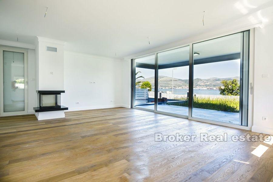 Modern villa in the first row to the sea
