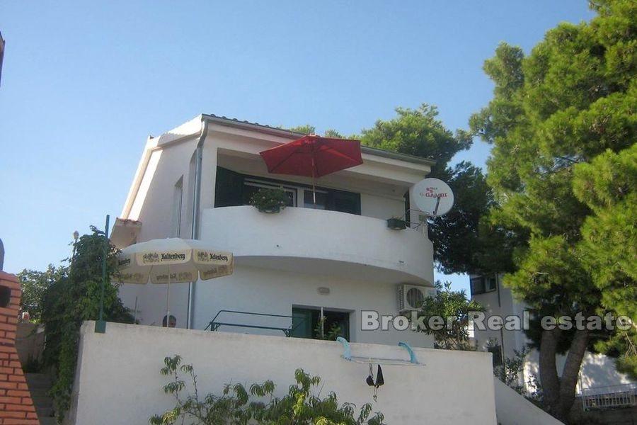 Detached house first row to the sea