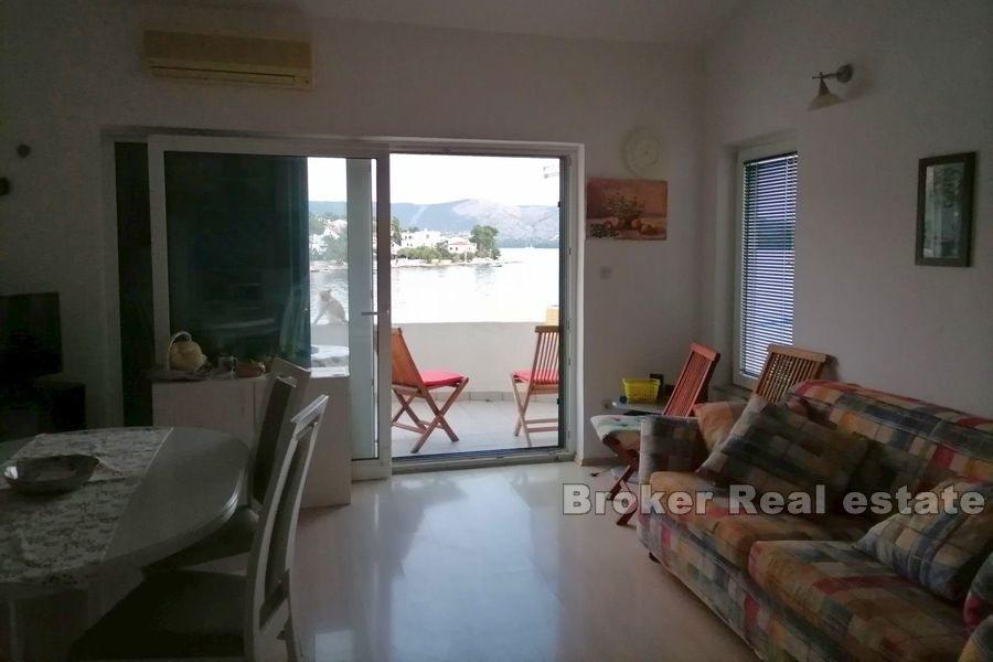 Detached house first row to the sea
