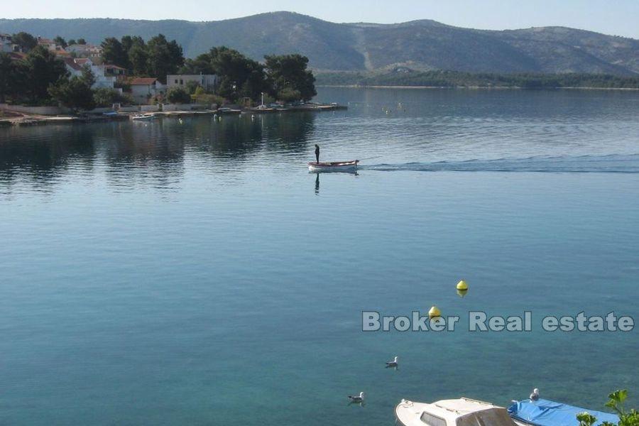 Detached house first row to the sea