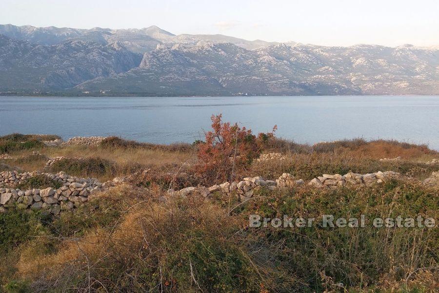 Building land first row to the sea