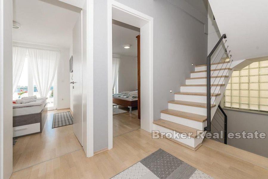 Luxury villa by the beach