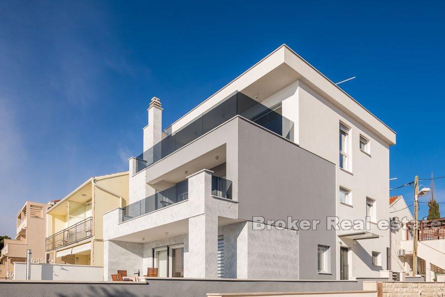 Luxury villa by the beach