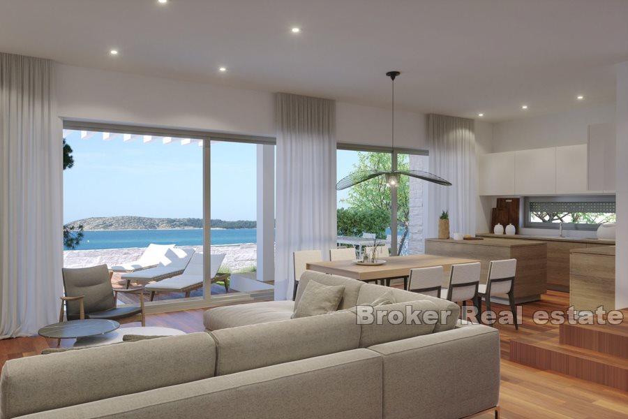 New villa with swimming pool and sea view