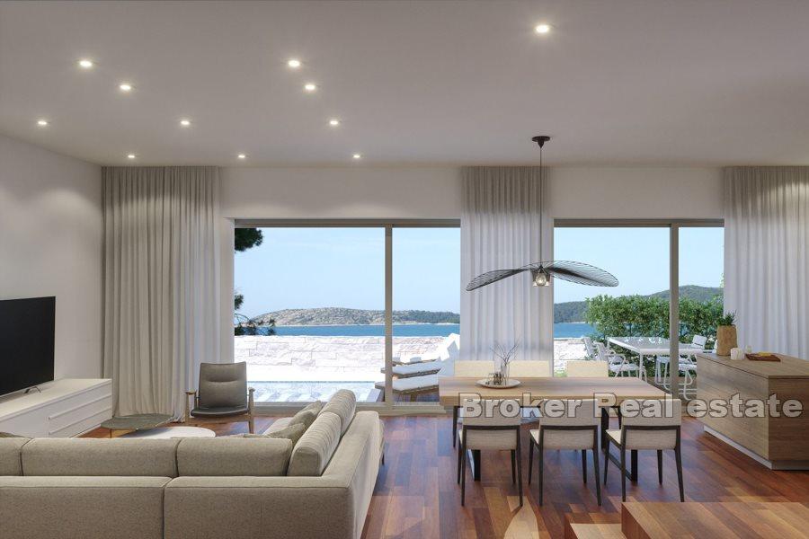 New villa with swimming pool and sea view