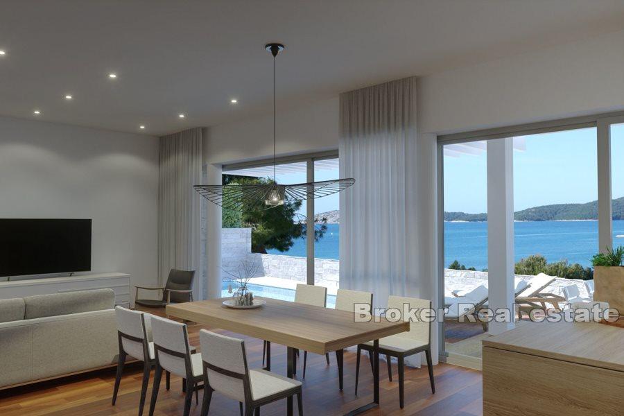 New villa with swimming pool and sea view