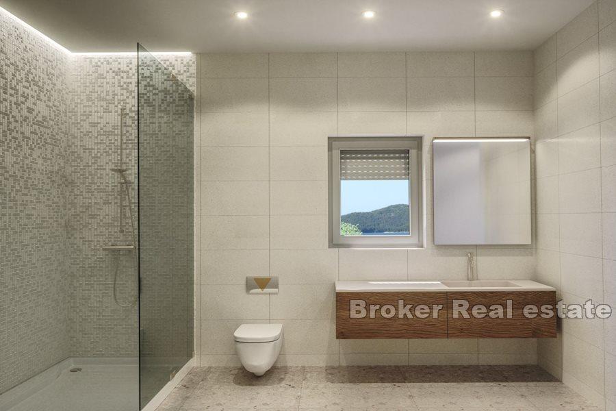 New villa with swimming pool and sea view