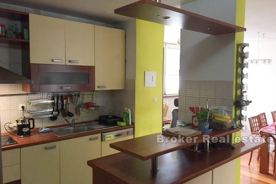 Pujanke, komfortable Drei-Zimmer-Wohnung von 99m2