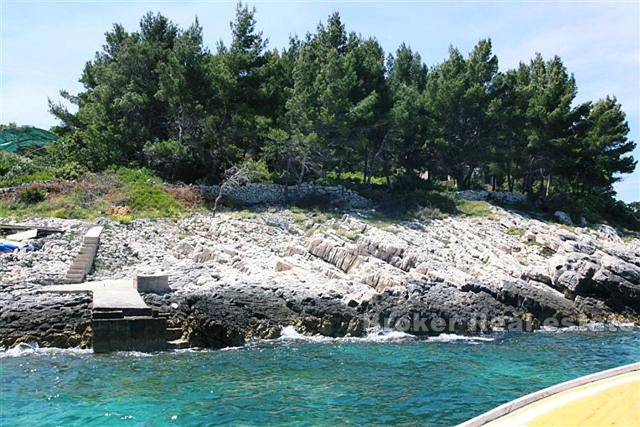 Земля под застройку в первом ряду от моря