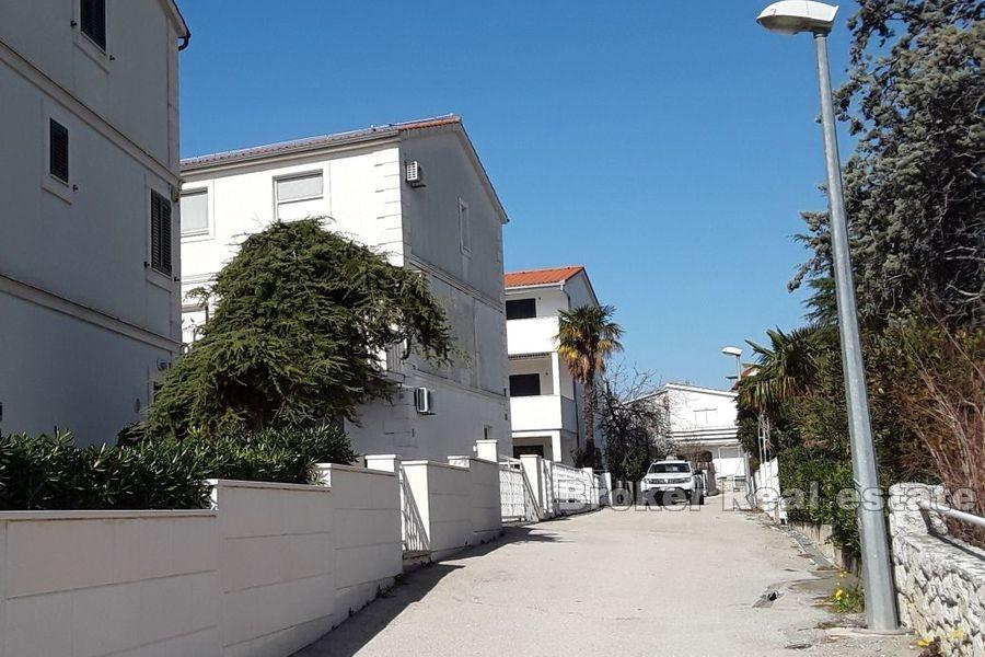 Große komfortable Wohnung mit Garten
