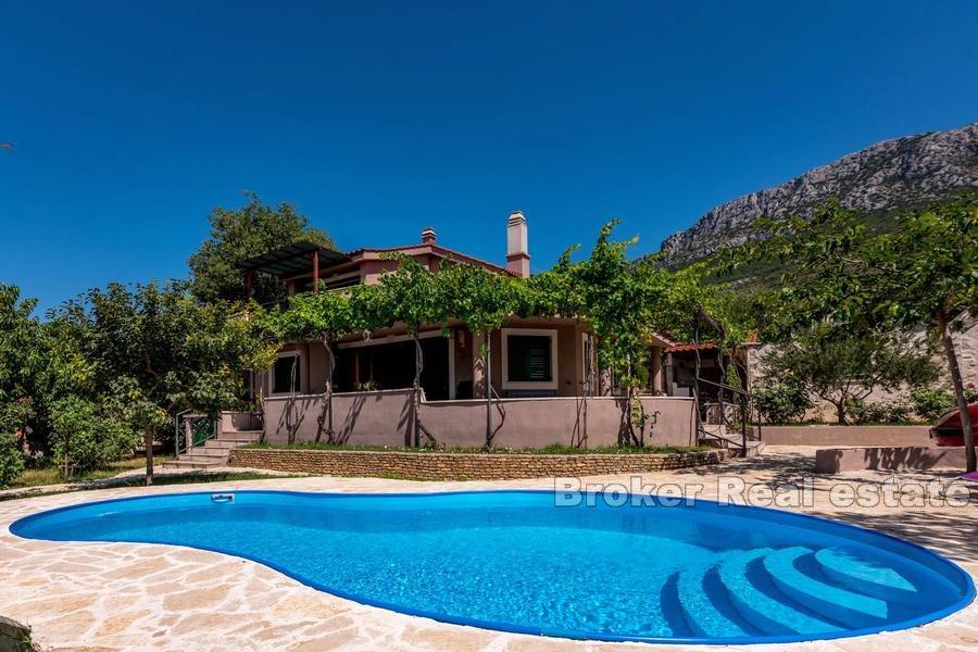 Villa with panoramic views of the sea and islands