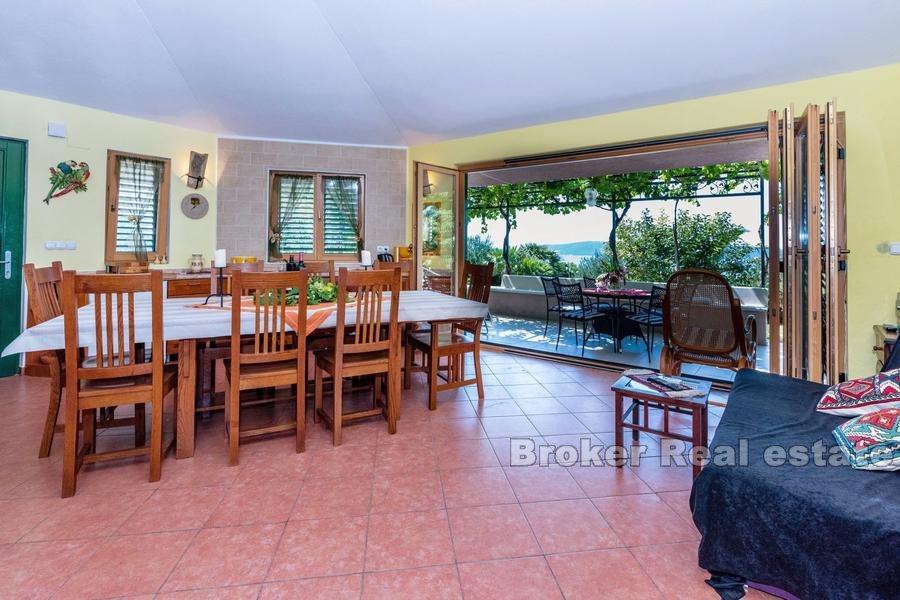 Villa with panoramic views of the sea and islands