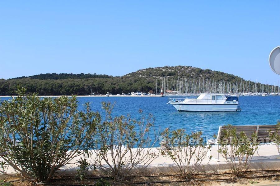 Građevinsko zemljište prvi red do mora