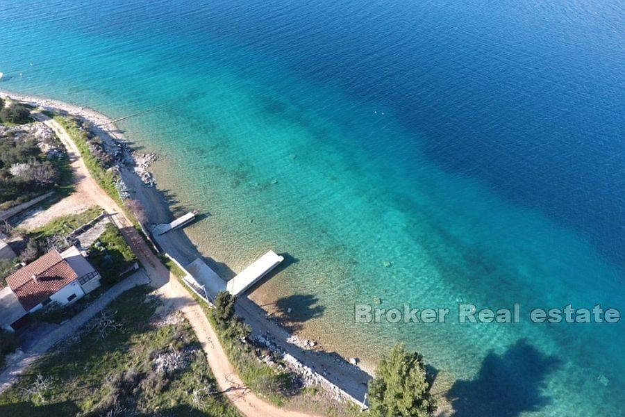 House first row to the sea