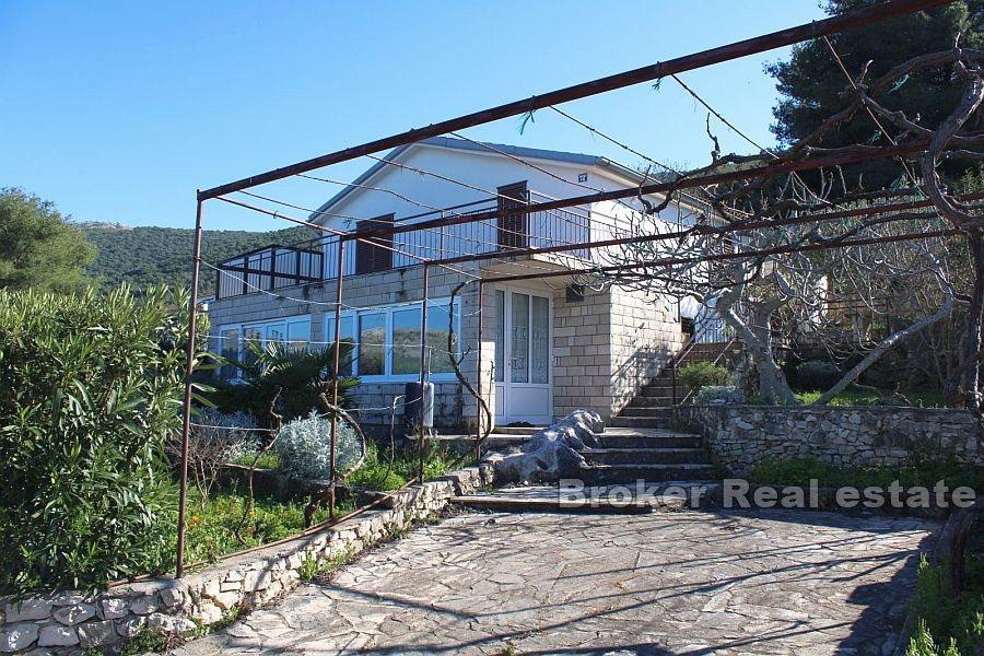 House first row to the sea