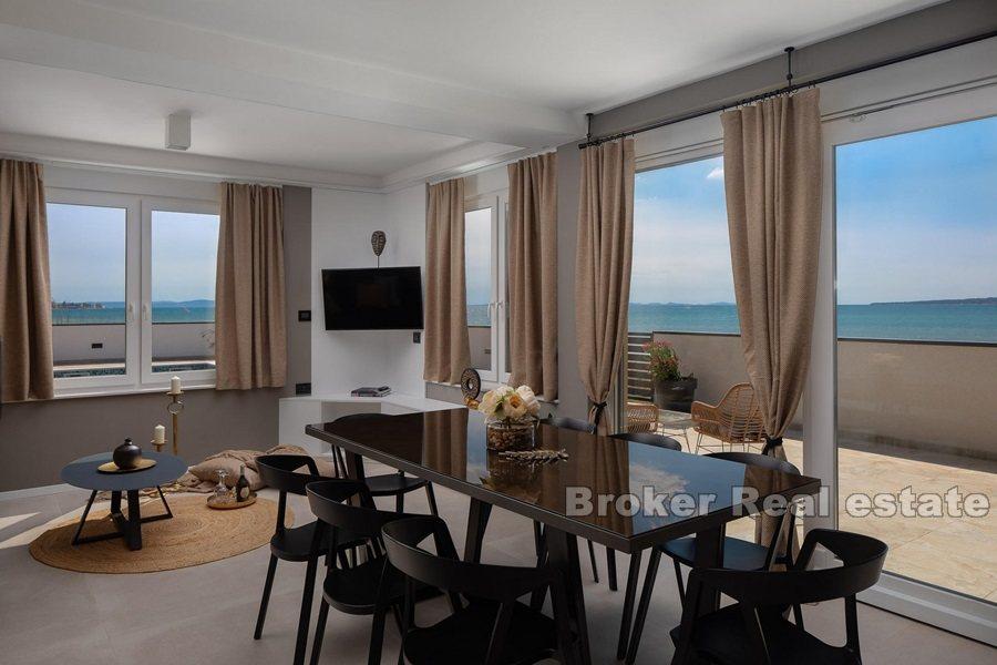 Moderna vila prvi red do mora