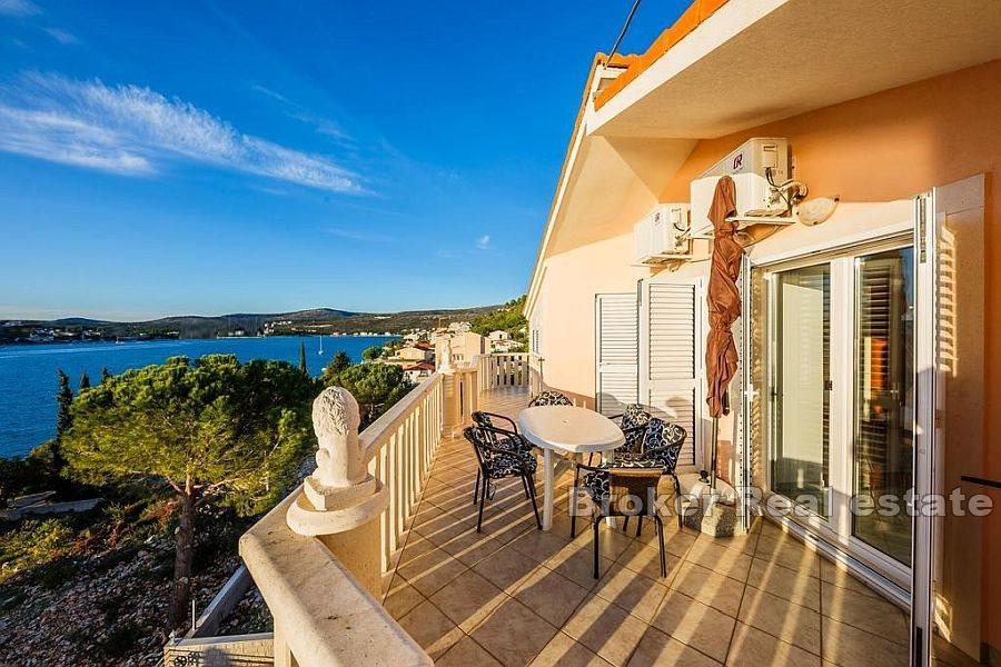 Mehrfamilienhaus in der Nähe des Meeres