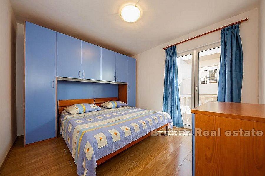 Apartmanska zgrada u blizini mora