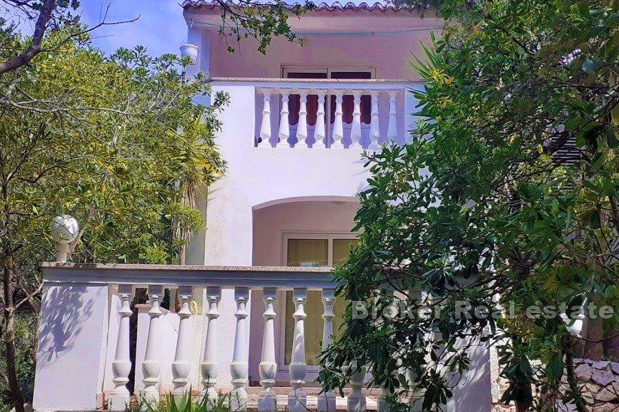 House first row to the sea