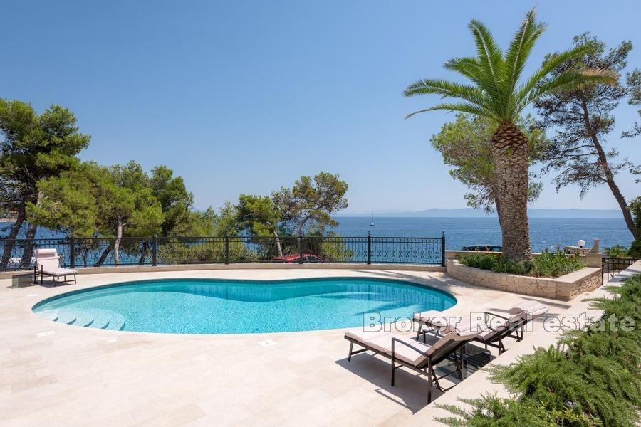 Steinvilla mit Pool, erste Reihe zum Meer