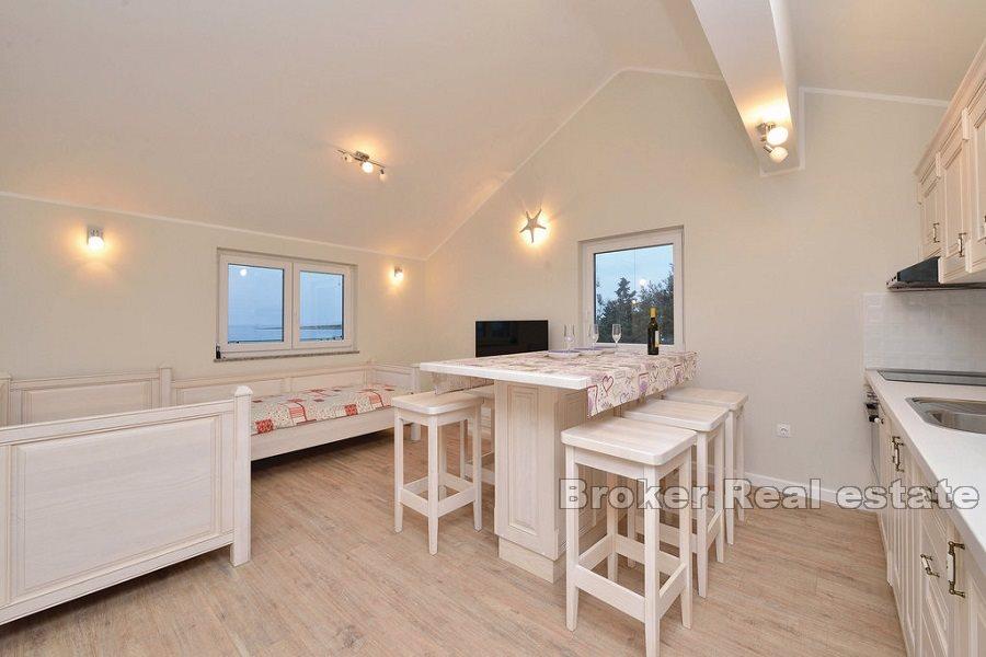 Newly built villa, first row to the sea