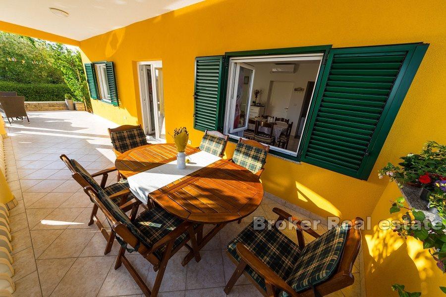 Charming house in the first row to the sea