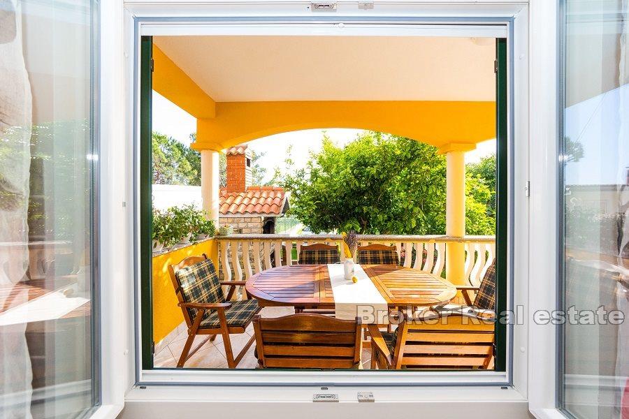 Uroczy domek w pierwszym rzędzie do morza