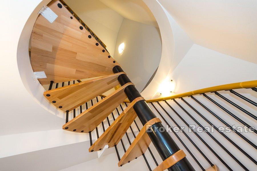 Charming house in the first row to the sea